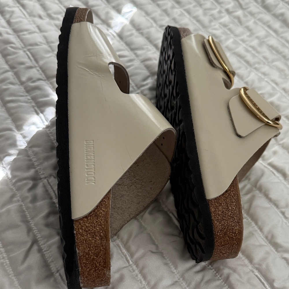 Birkenstock Women's Arizona big buckle Sandals in Ecru with Gold size 10-10.5 - Picture 4 of 9